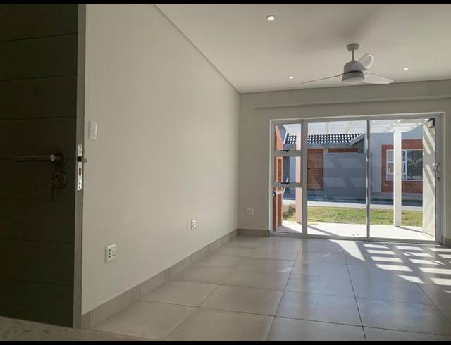 2 BEDROOM PROPERTY TO RENT IN GEORGE CENTRAL